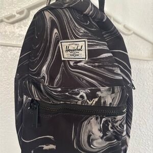 Herschel mini back pack black marbled